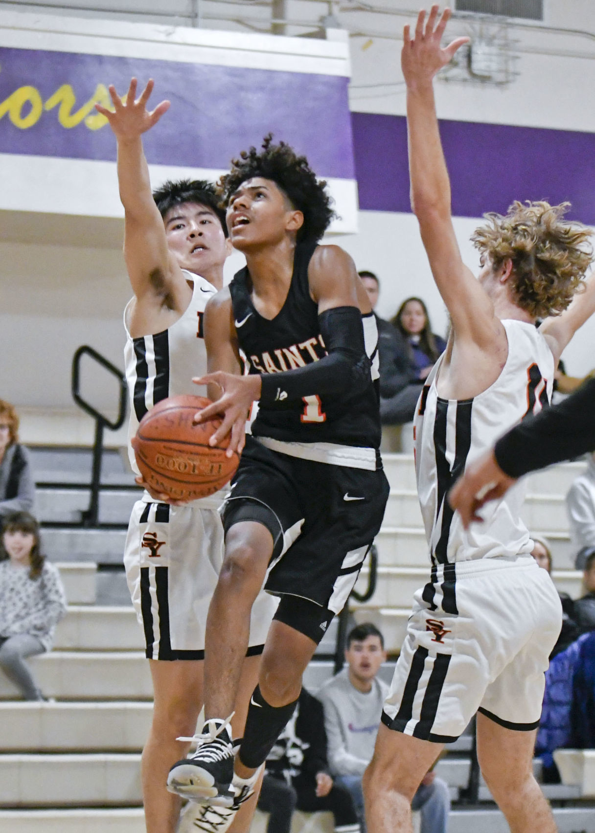 122619 SY SM boys basketball 03.jpg